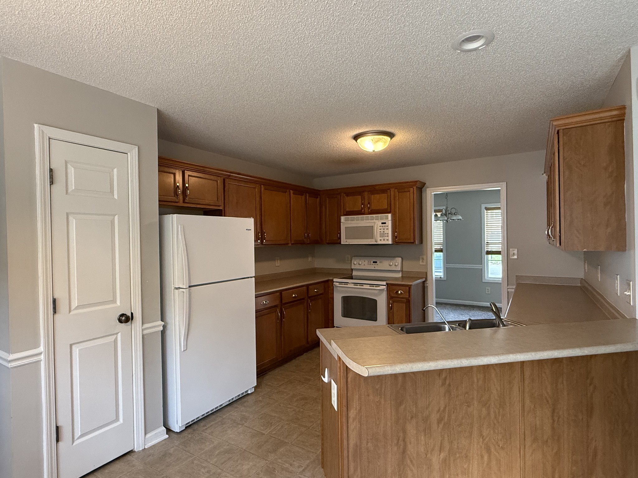 3400 Summerfield Dr