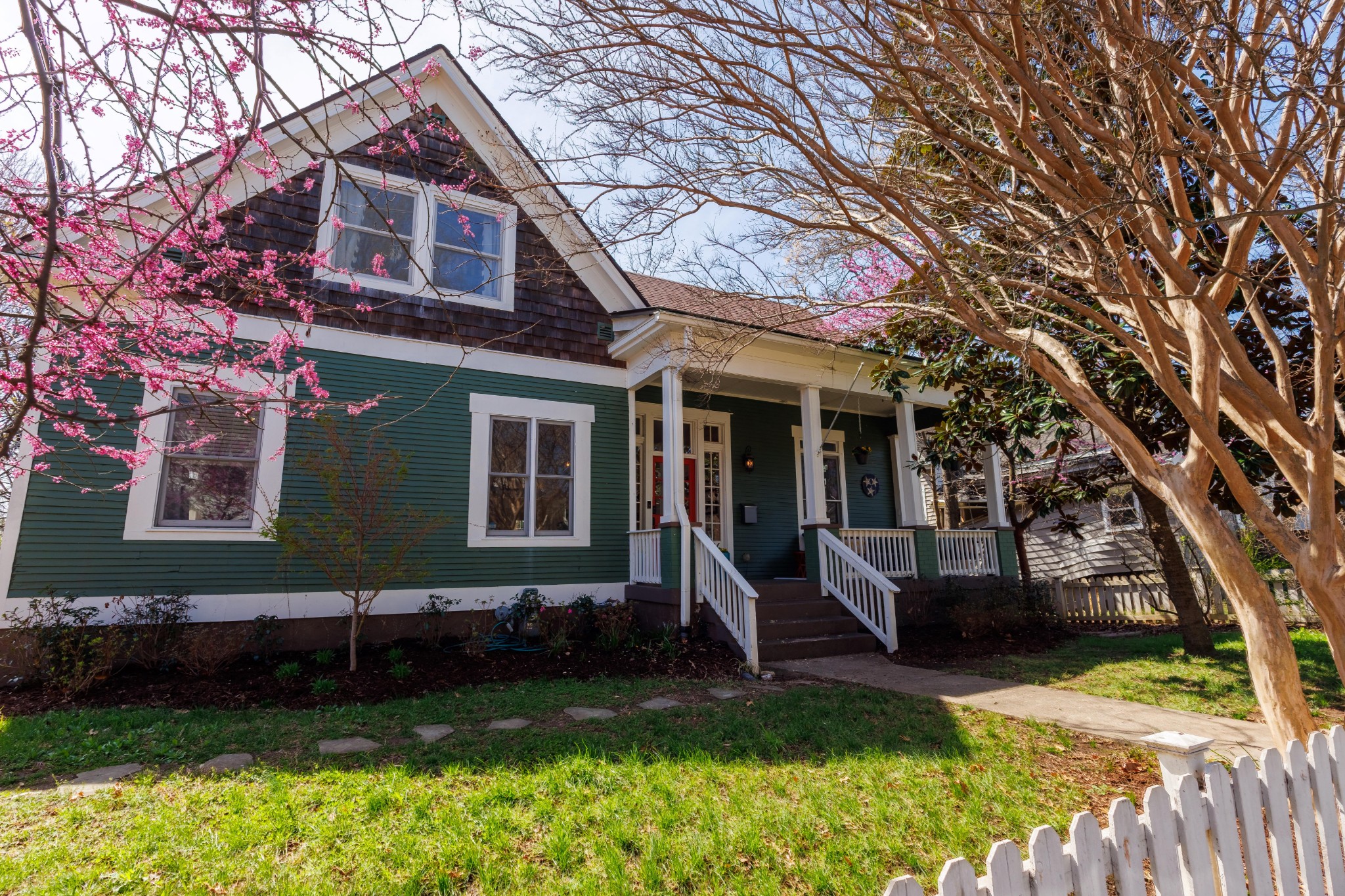1216 Forest Ave