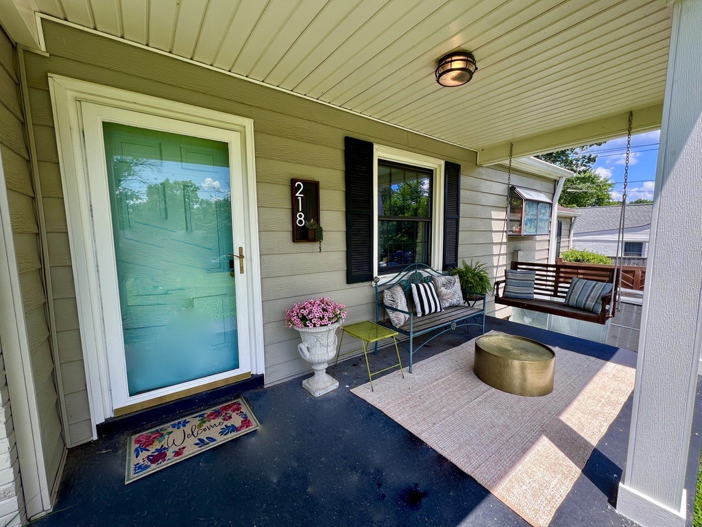 218 W Marthona Rd