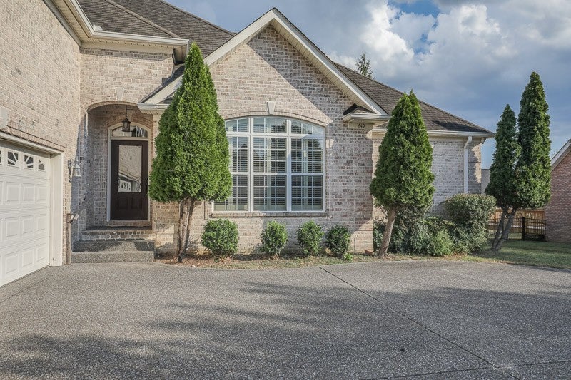 649 Bonita Pkwy S