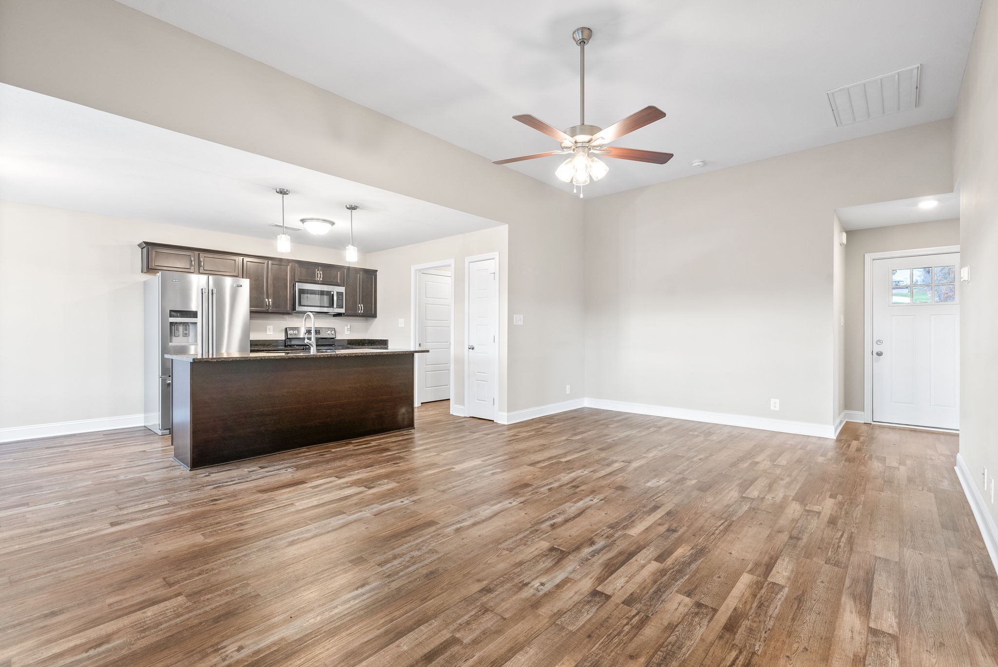 Clarksville, Tennessee 37040, United States, 3 Bedrooms Bedrooms, ,2 BathroomsBathrooms,Residential,Active,25406