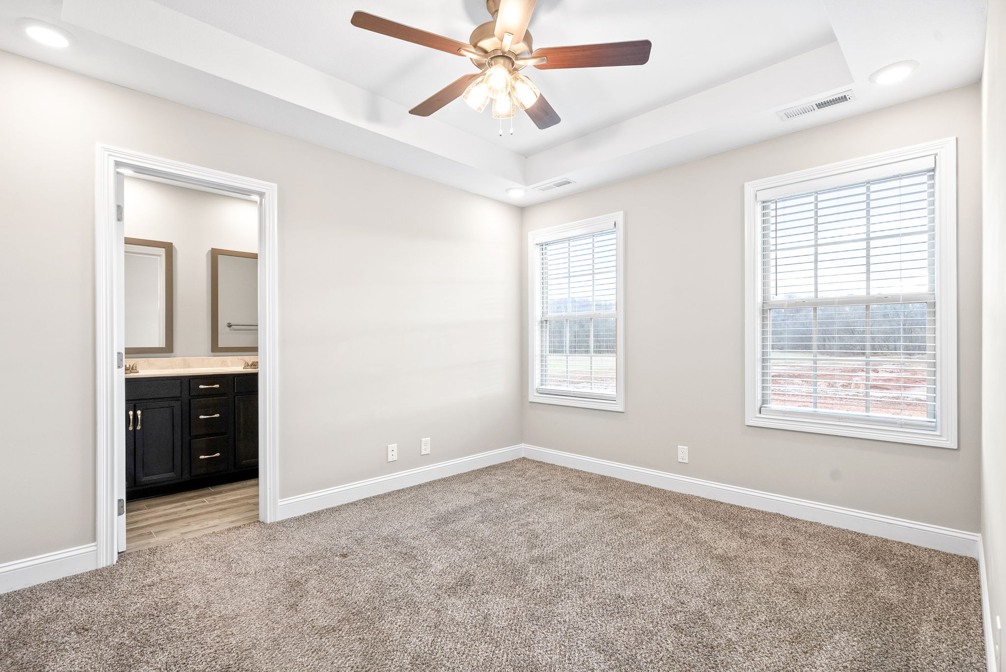 Clarksville, Tennessee 37040, United States, 3 Bedrooms Bedrooms, ,2 BathroomsBathrooms,Residential,Active,25406