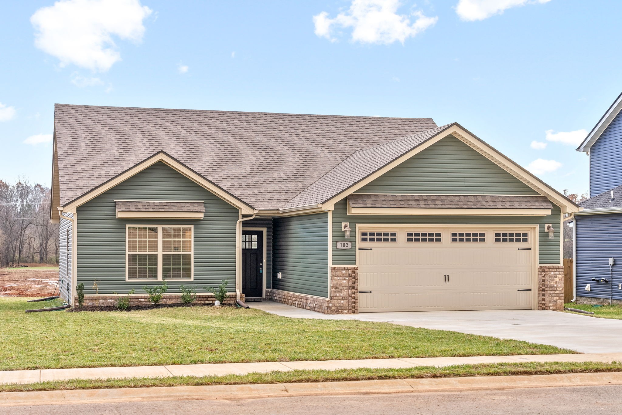 Clarksville, Tennessee 37040, United States, 3 Bedrooms Bedrooms, ,2 BathroomsBathrooms,Residential,Active,25406