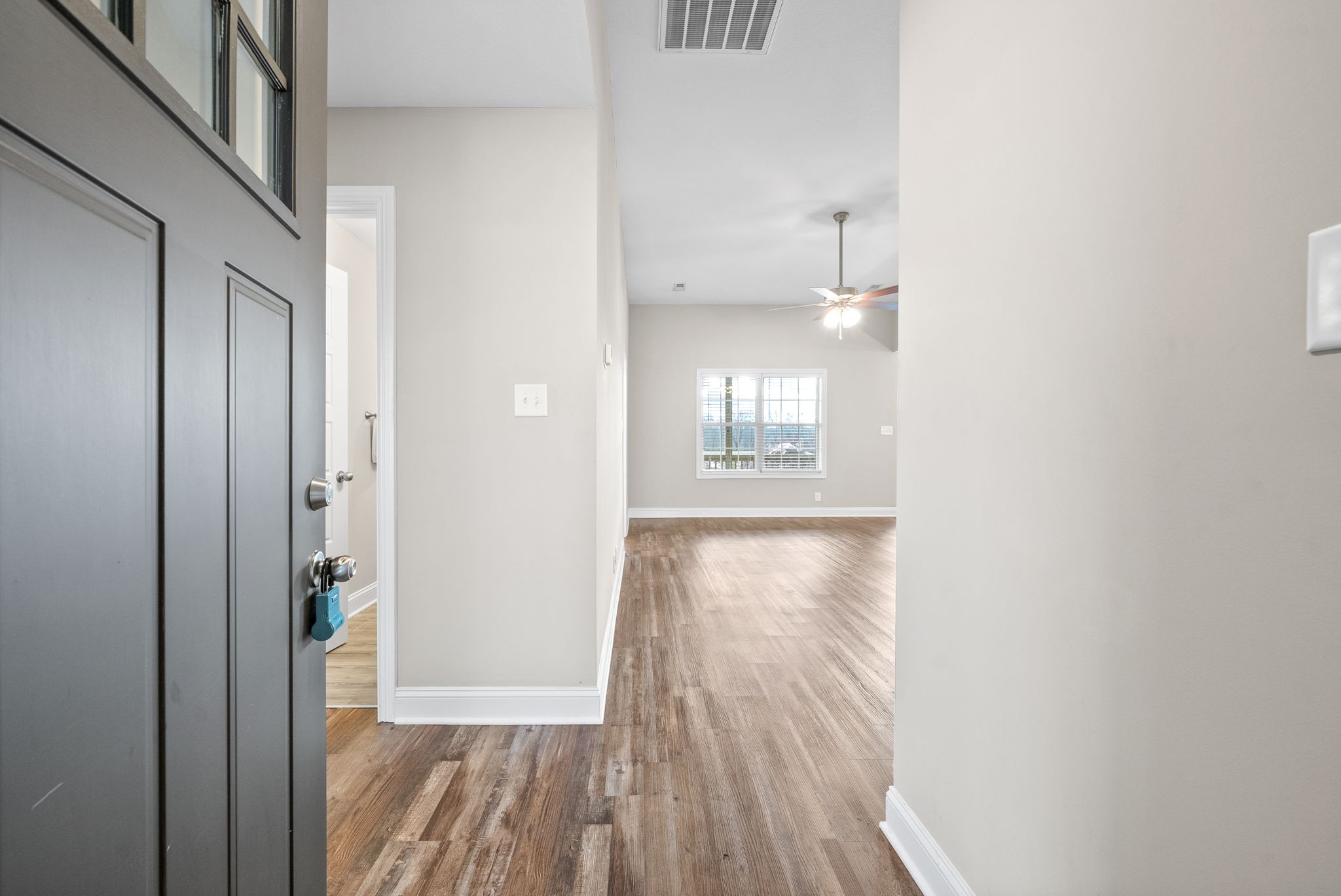 Clarksville, Tennessee 37040, United States, 3 Bedrooms Bedrooms, ,2 BathroomsBathrooms,Residential,Active,25406