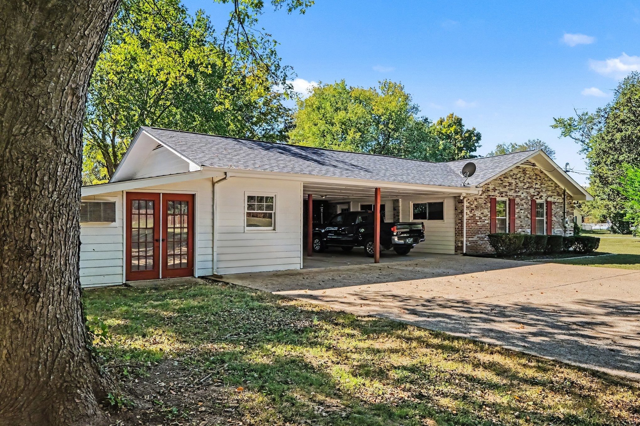 146 W Clearview Dr