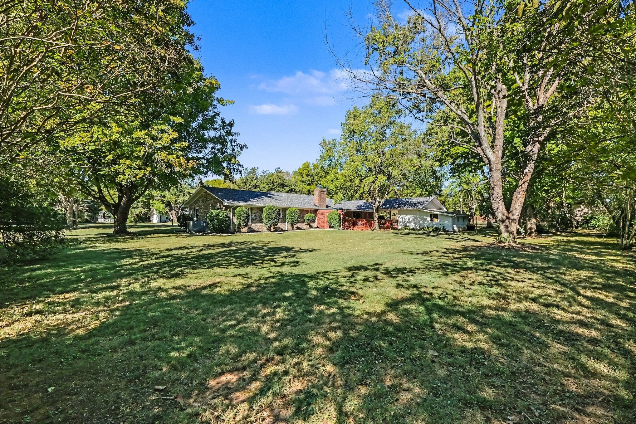 146 W Clearview Dr