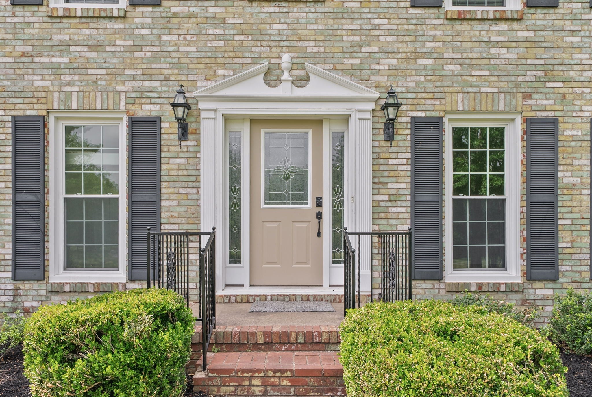 132 Windsor Dr