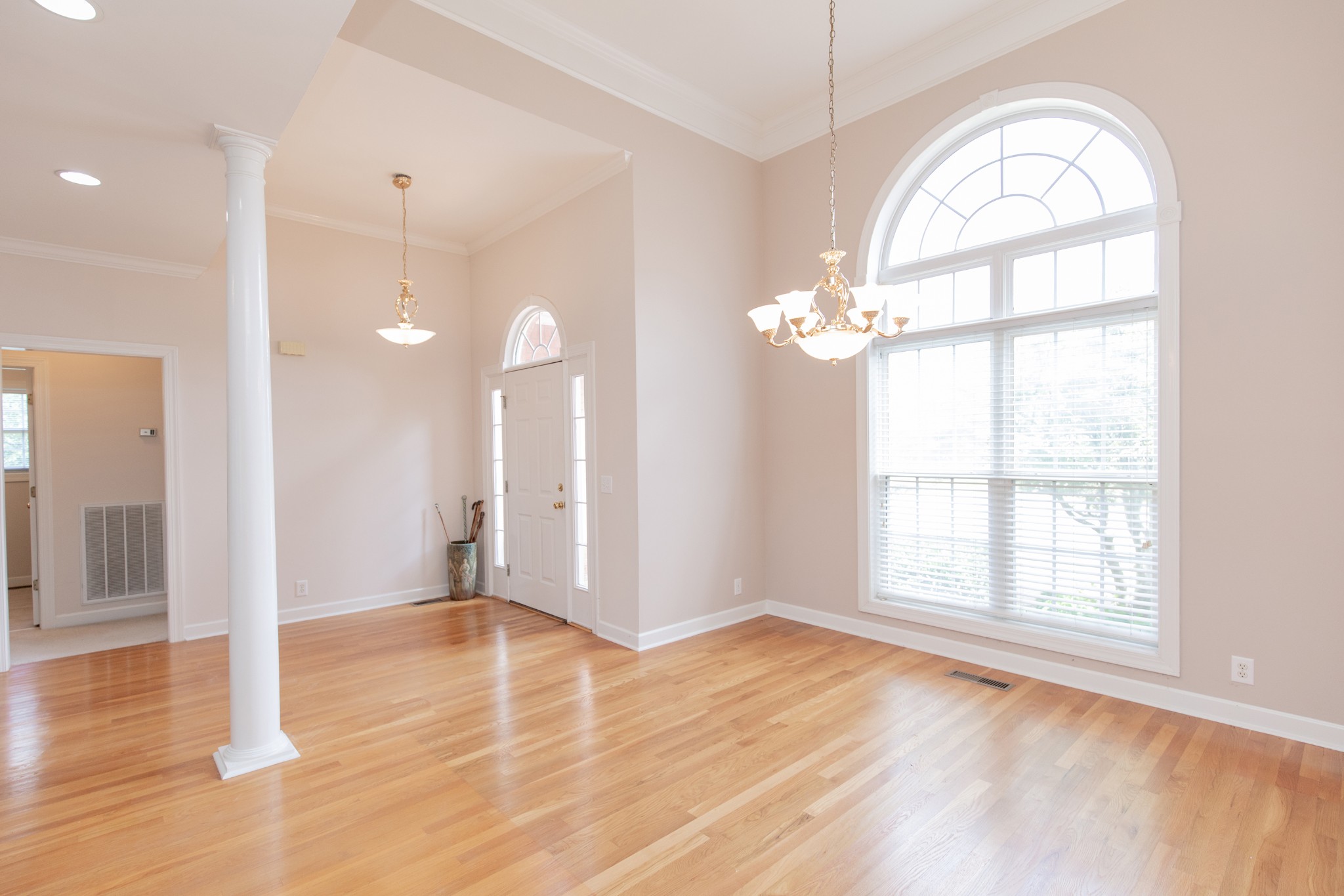 1058 Willow Park Cir