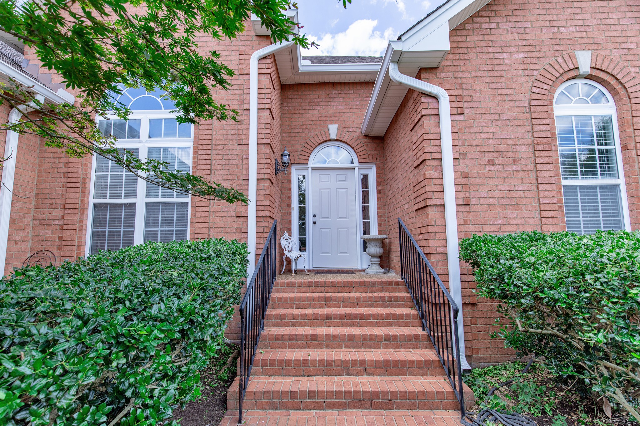 1058 Willow Park Cir