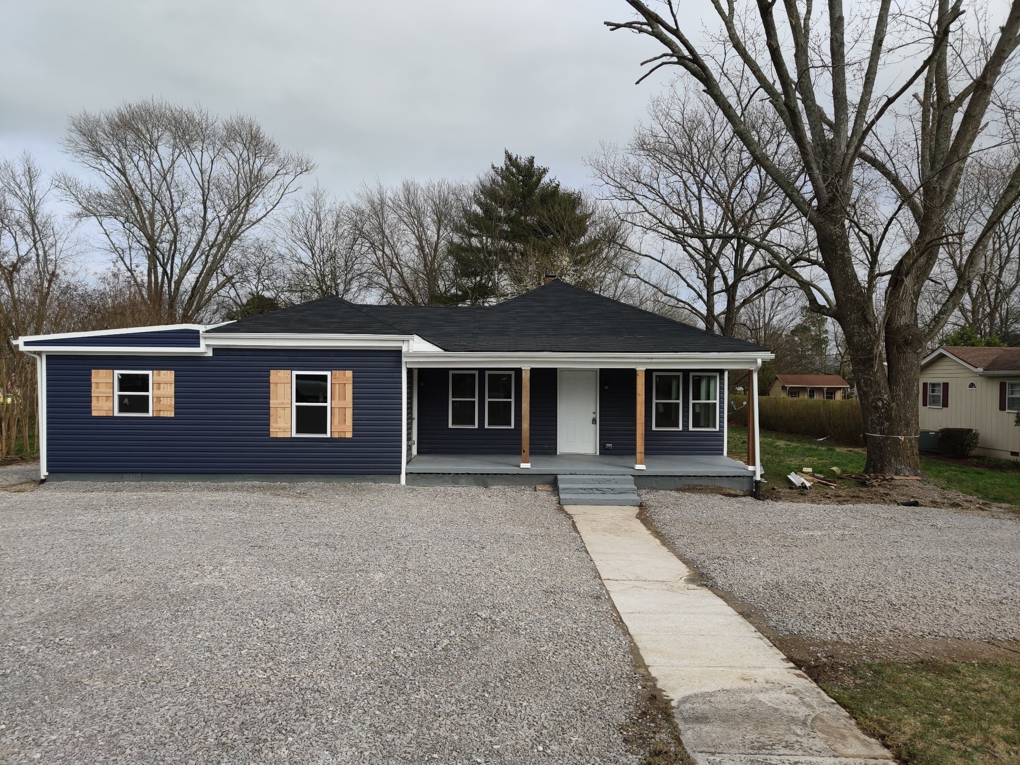 1054 N Main St