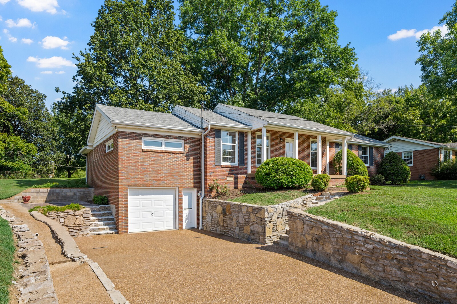 2207 Craigmeade Cir