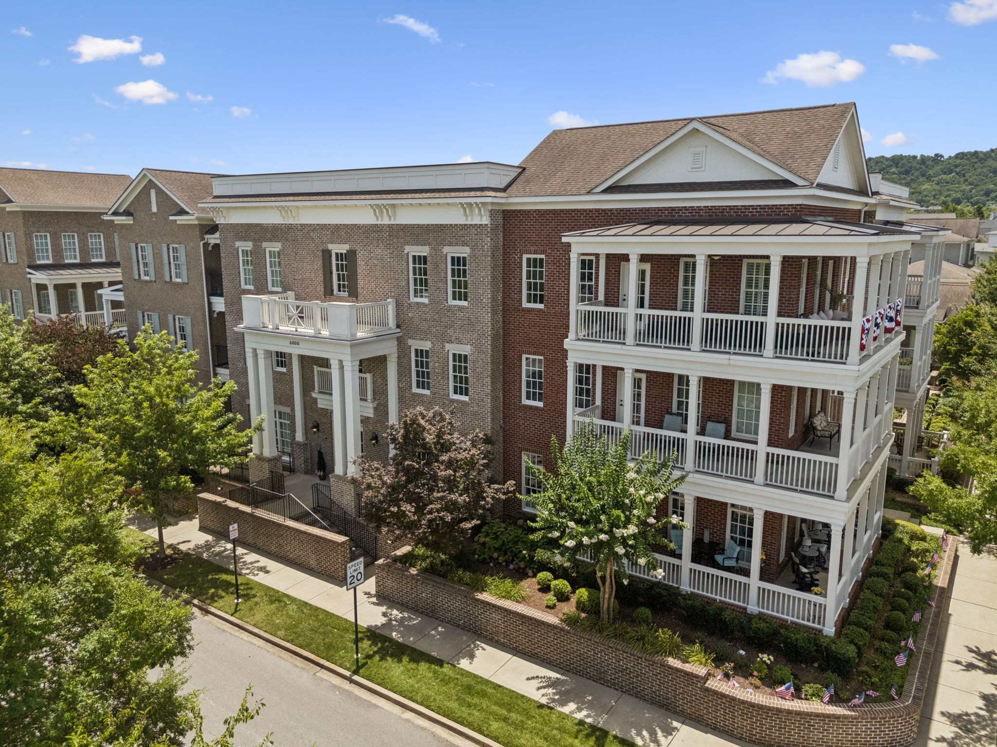 6000 Keats St 202