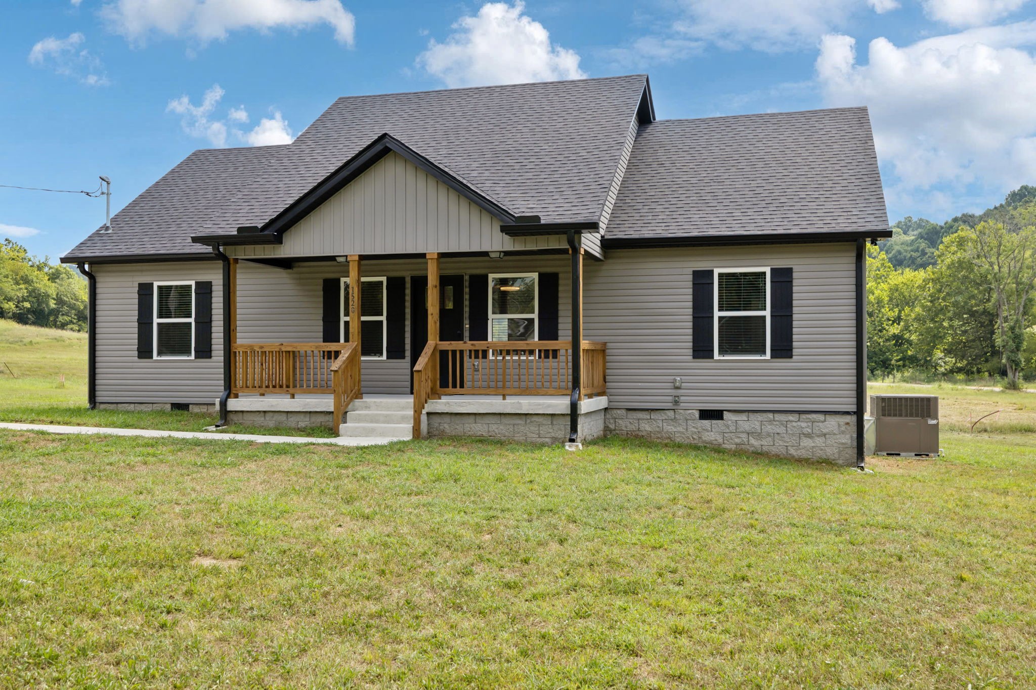 1520 Simmons Ridge Rd