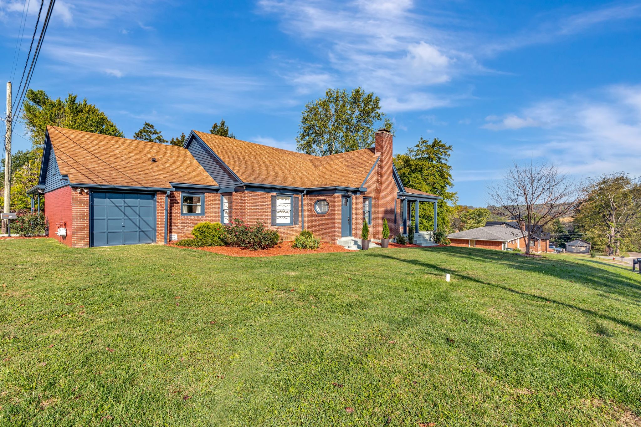 305 Connell St