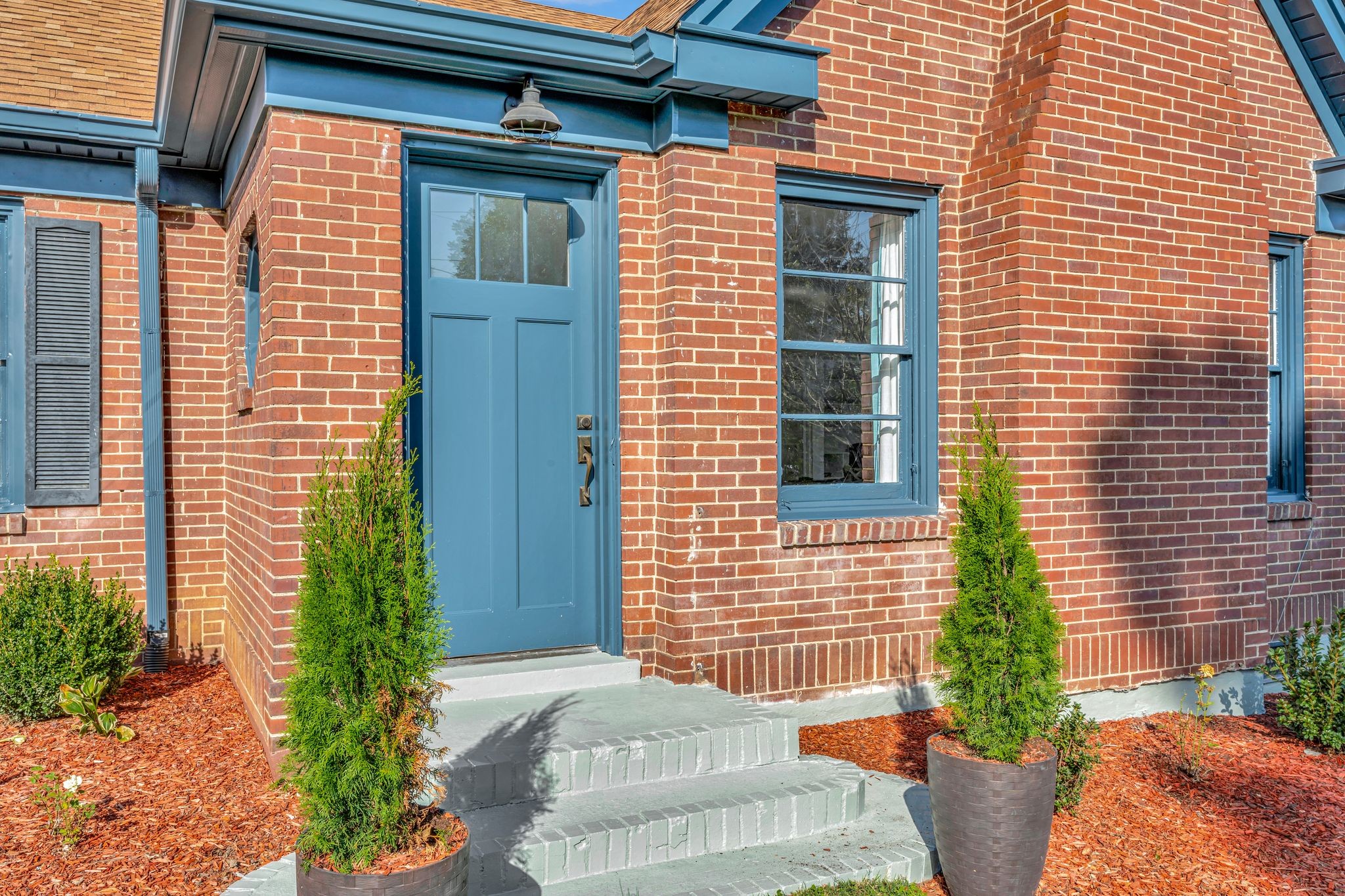 305 Connell St