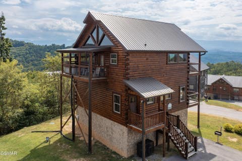 Photo of 2032 Starr Crest Drive Drive, Sevierville, TN 37876 (MLS # 3513391)