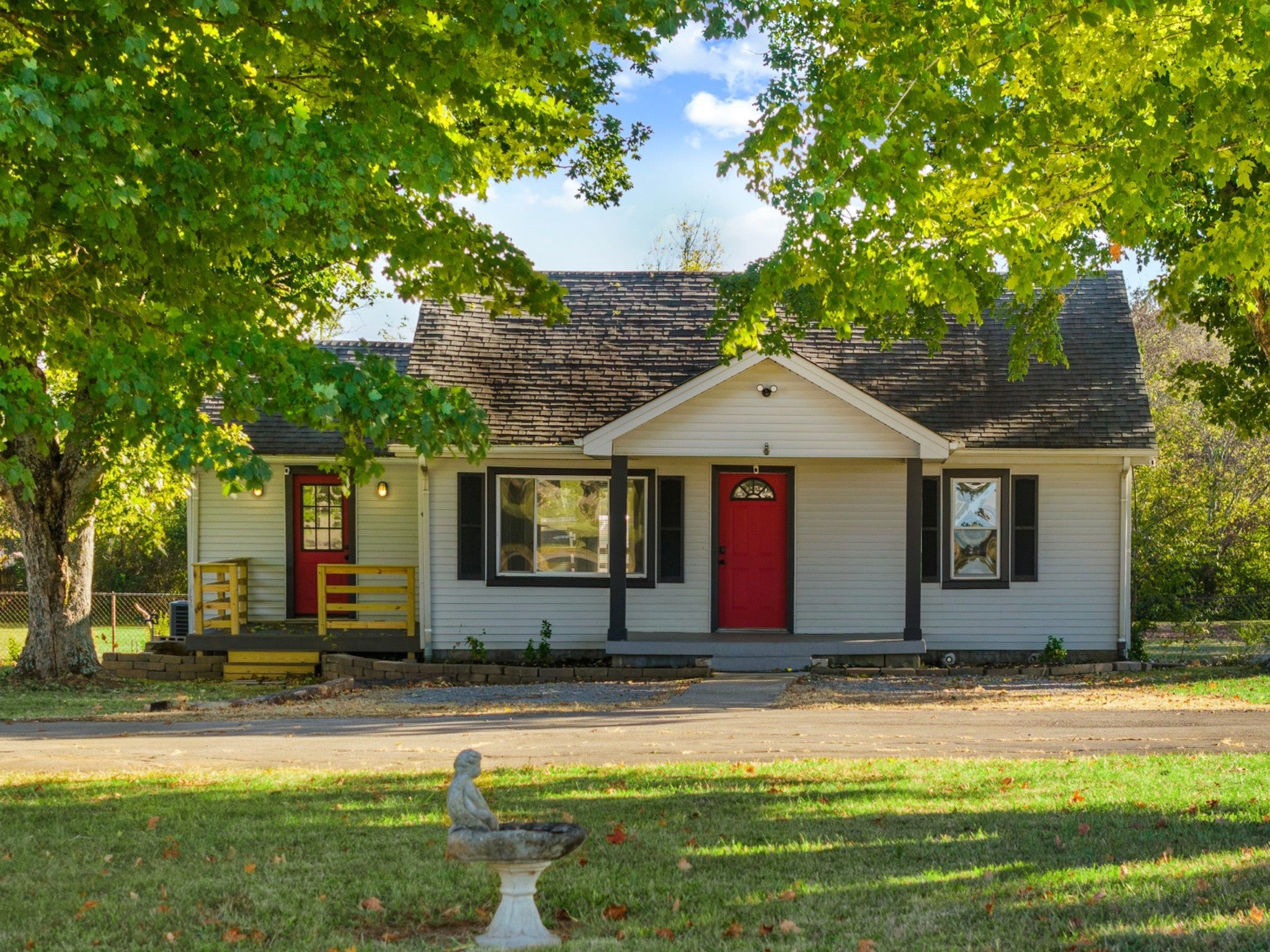 2296 Bluebird Rd