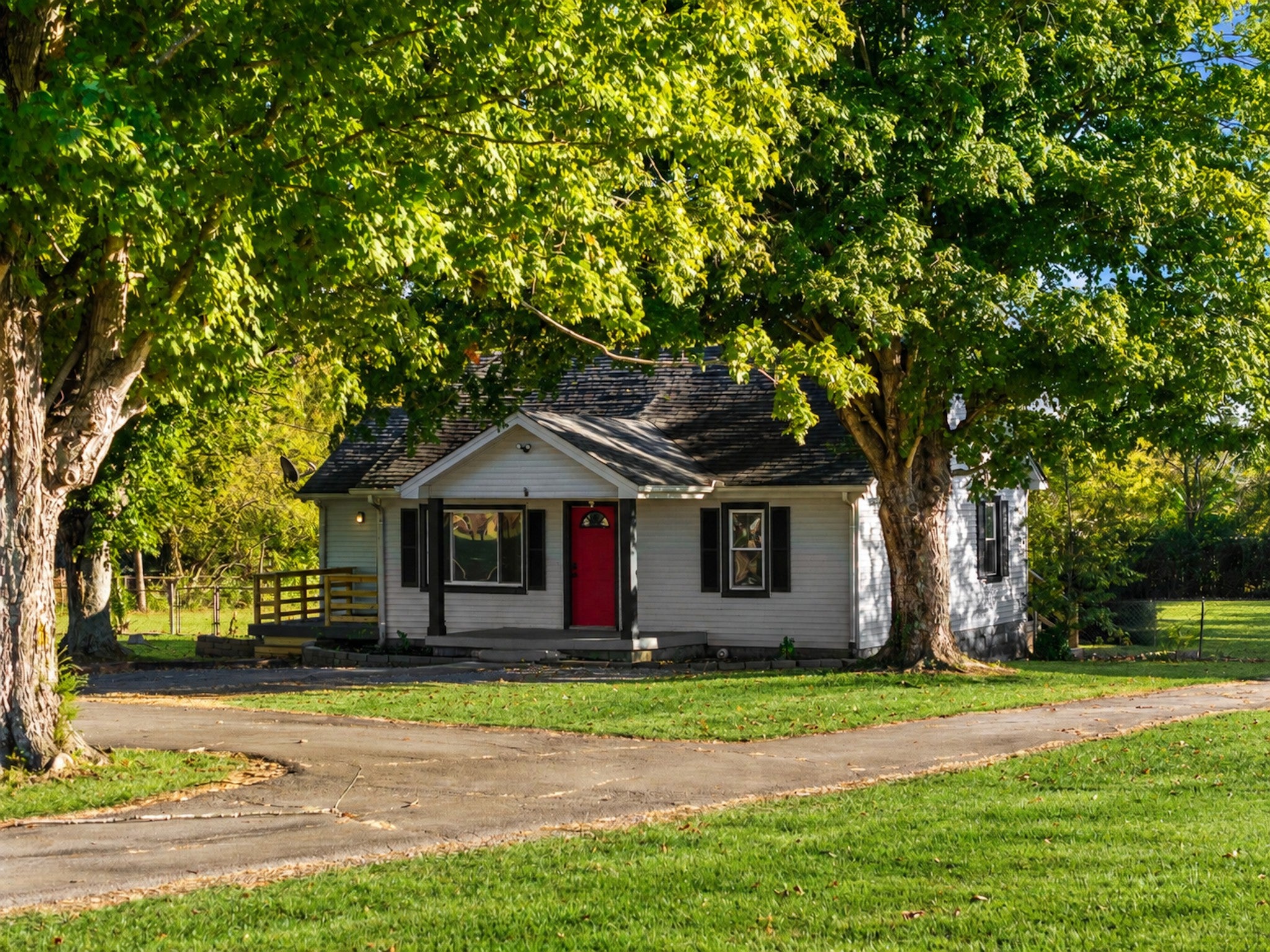 2296 Bluebird Rd