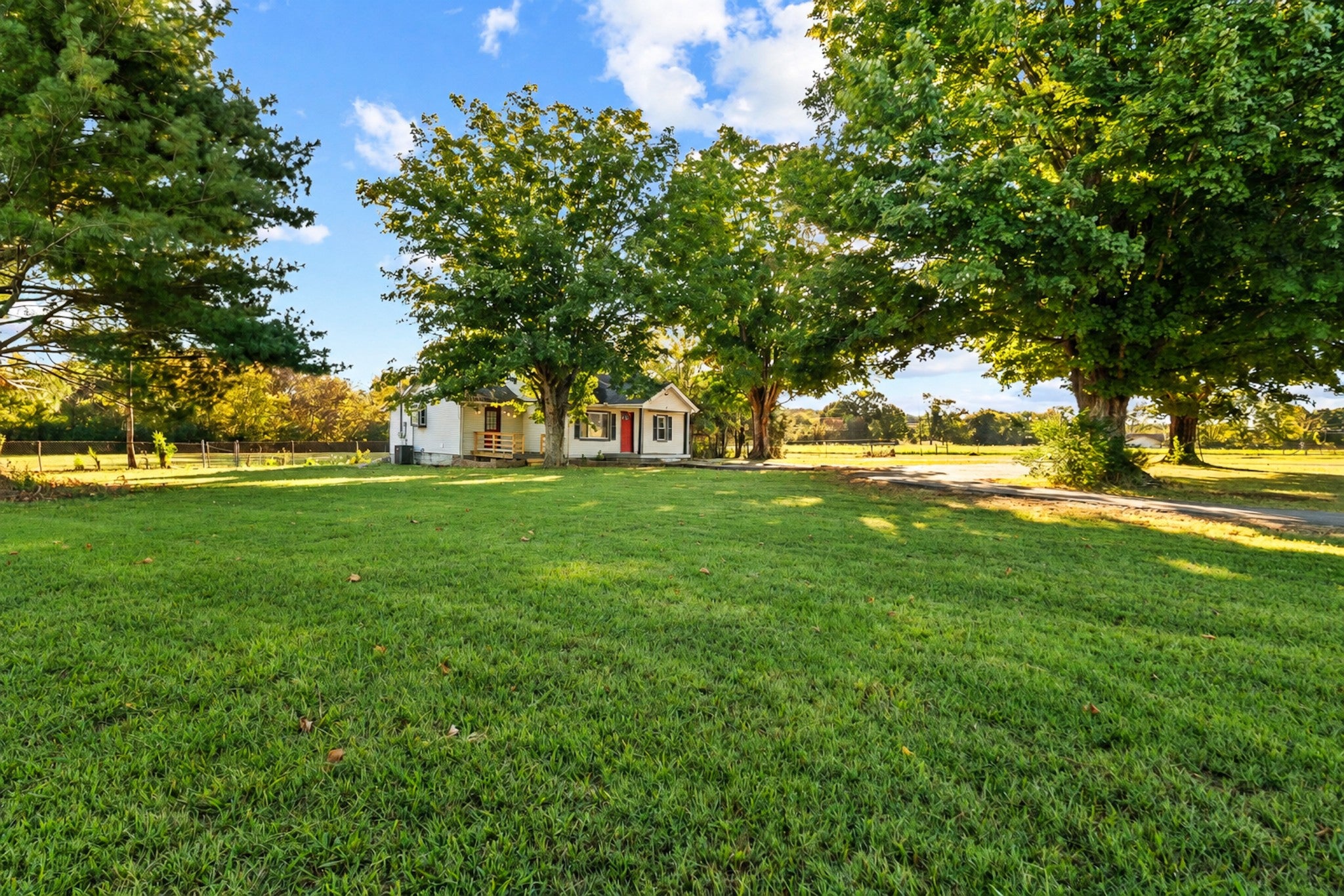 2296 Bluebird Rd