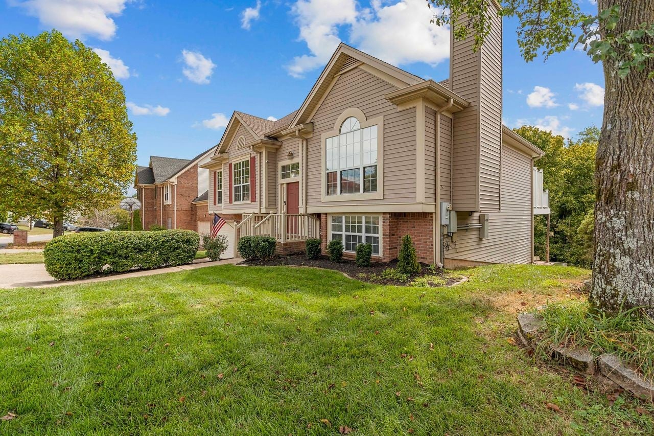 641 Granwood Blvd