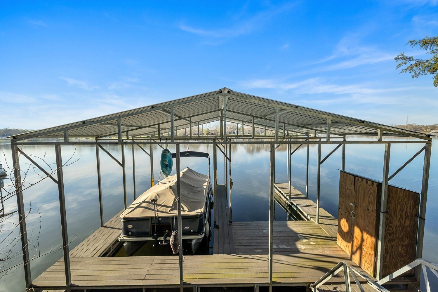 939 Aqua Dr