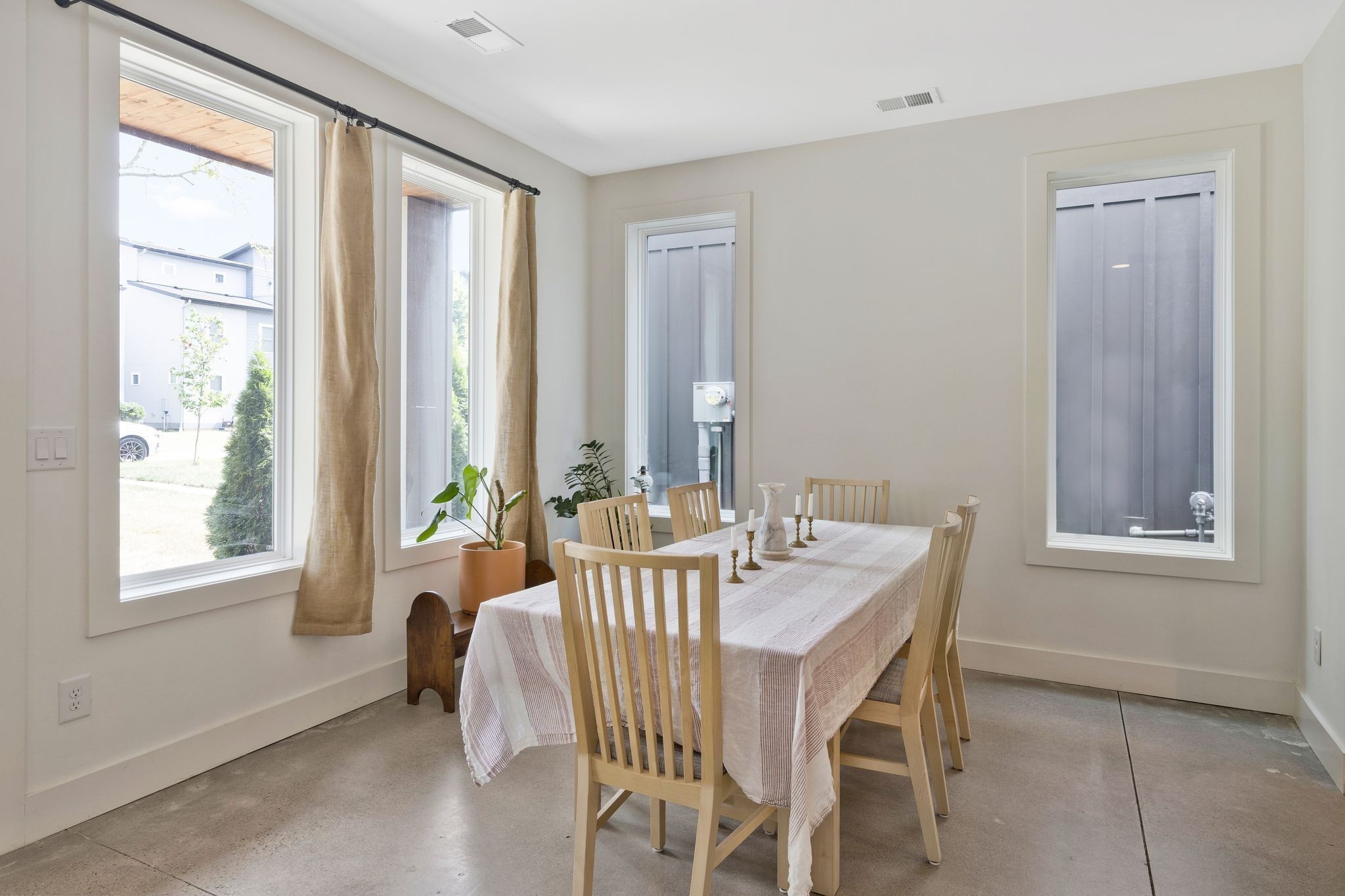 1538A Straightway Ave