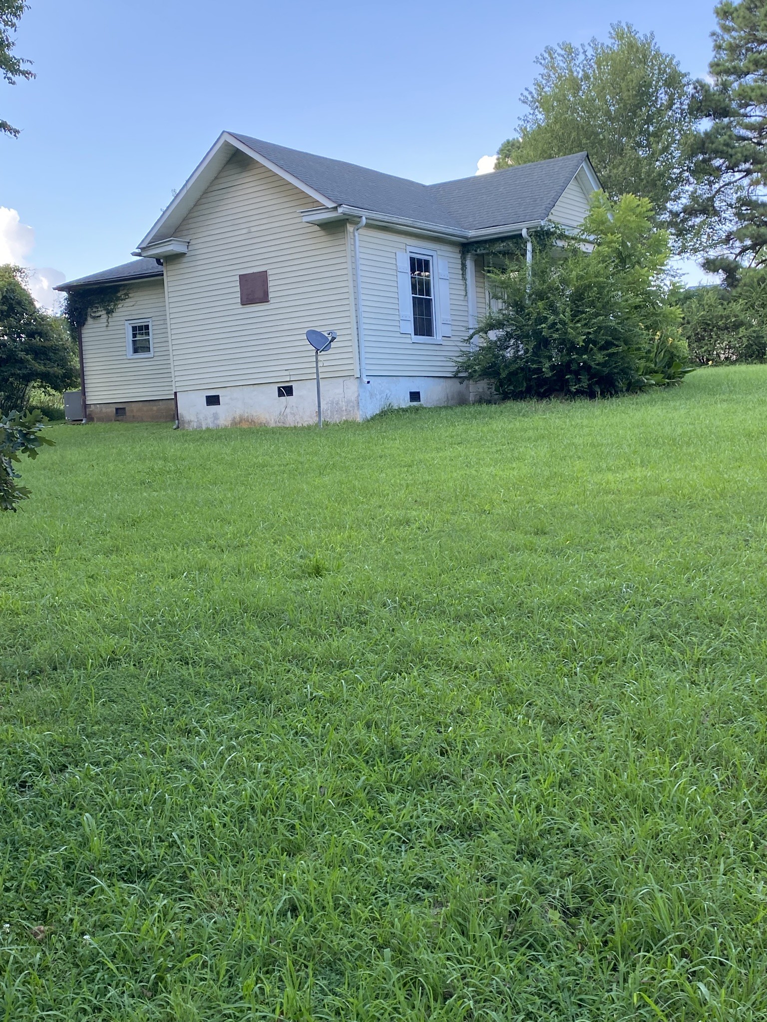 972 Fall River Rd