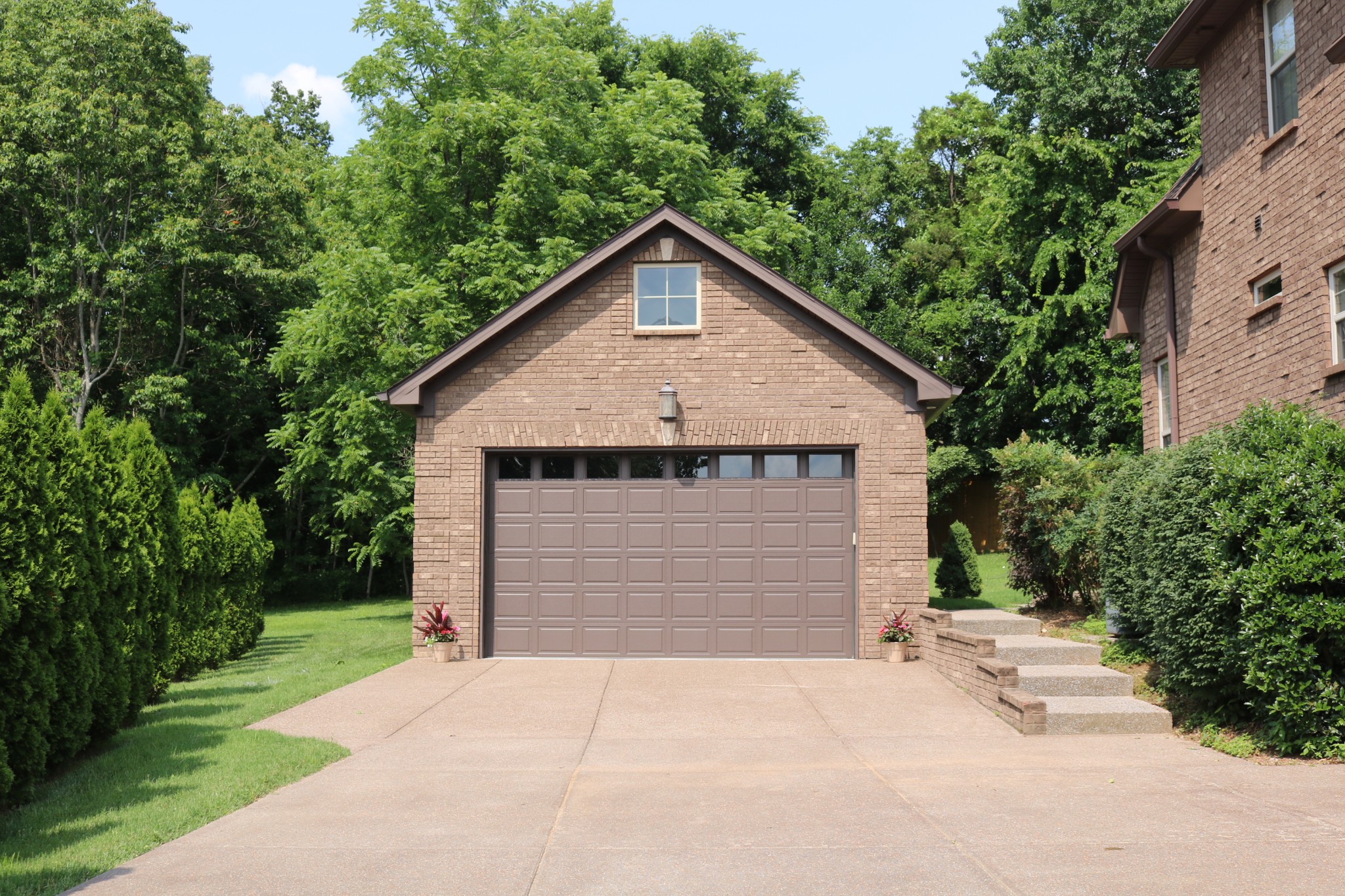 429 Acacia Grove Ln
