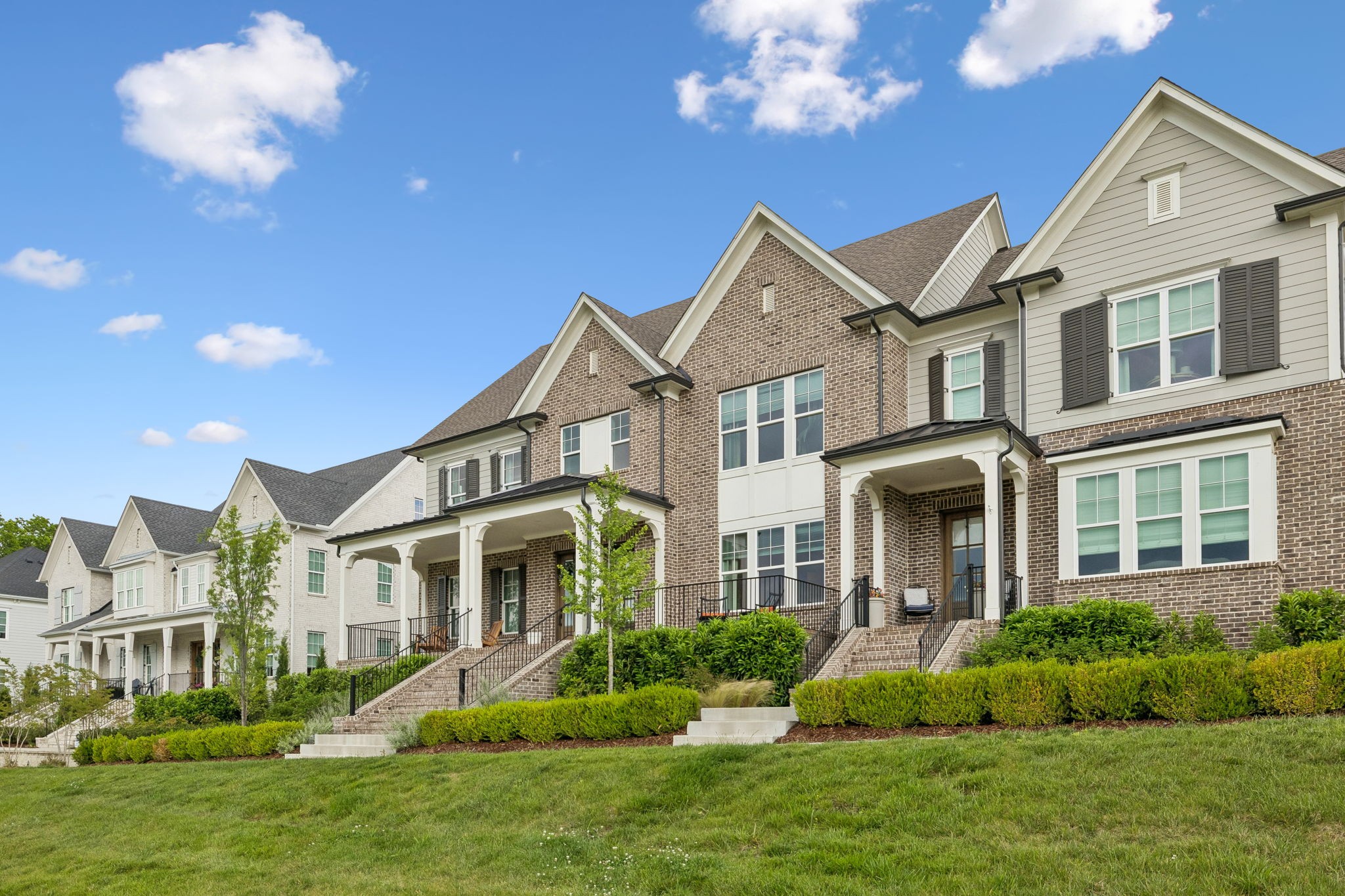 2079 Hollydale Aly