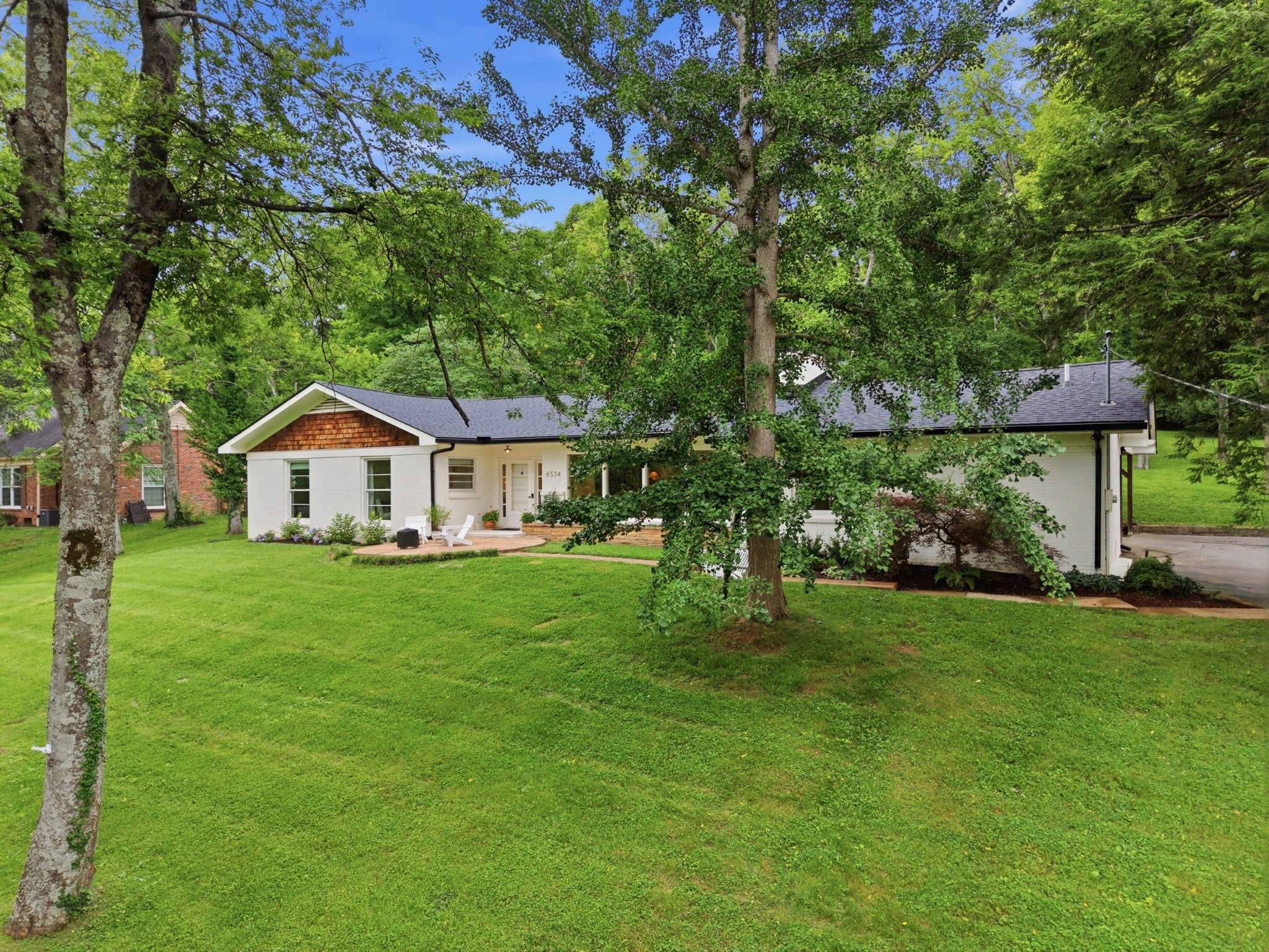 6534 Melinda Dr, Nashville TN 37205 4-bed home, photo 5 of 30