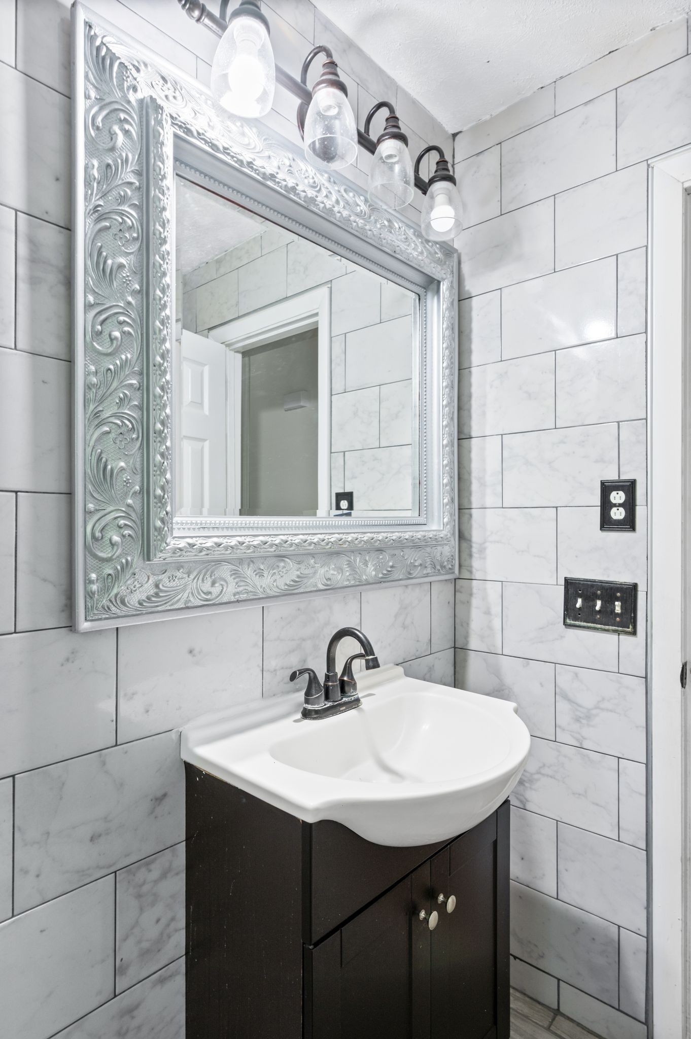 Nashville, Tennessee 37211, United States, 3 Bedrooms Bedrooms, ,2 BathroomsBathrooms,Residential,Active,190446