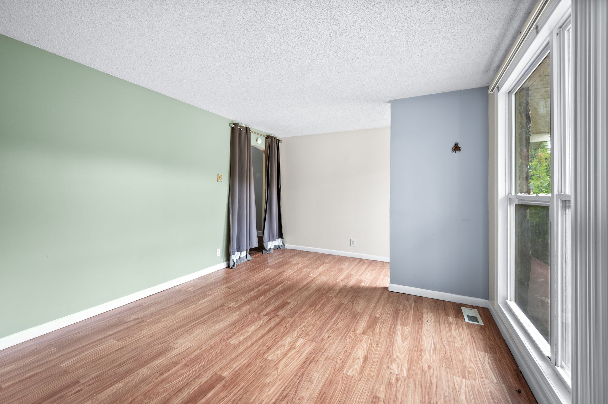 Nashville, Tennessee 37211, United States, 3 Bedrooms Bedrooms, ,2 BathroomsBathrooms,Residential,Active,190446