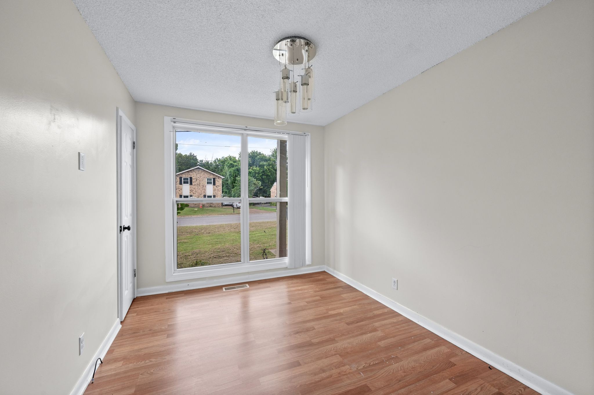 Nashville, Tennessee 37211, United States, 3 Bedrooms Bedrooms, ,2 BathroomsBathrooms,Residential,Active,190446