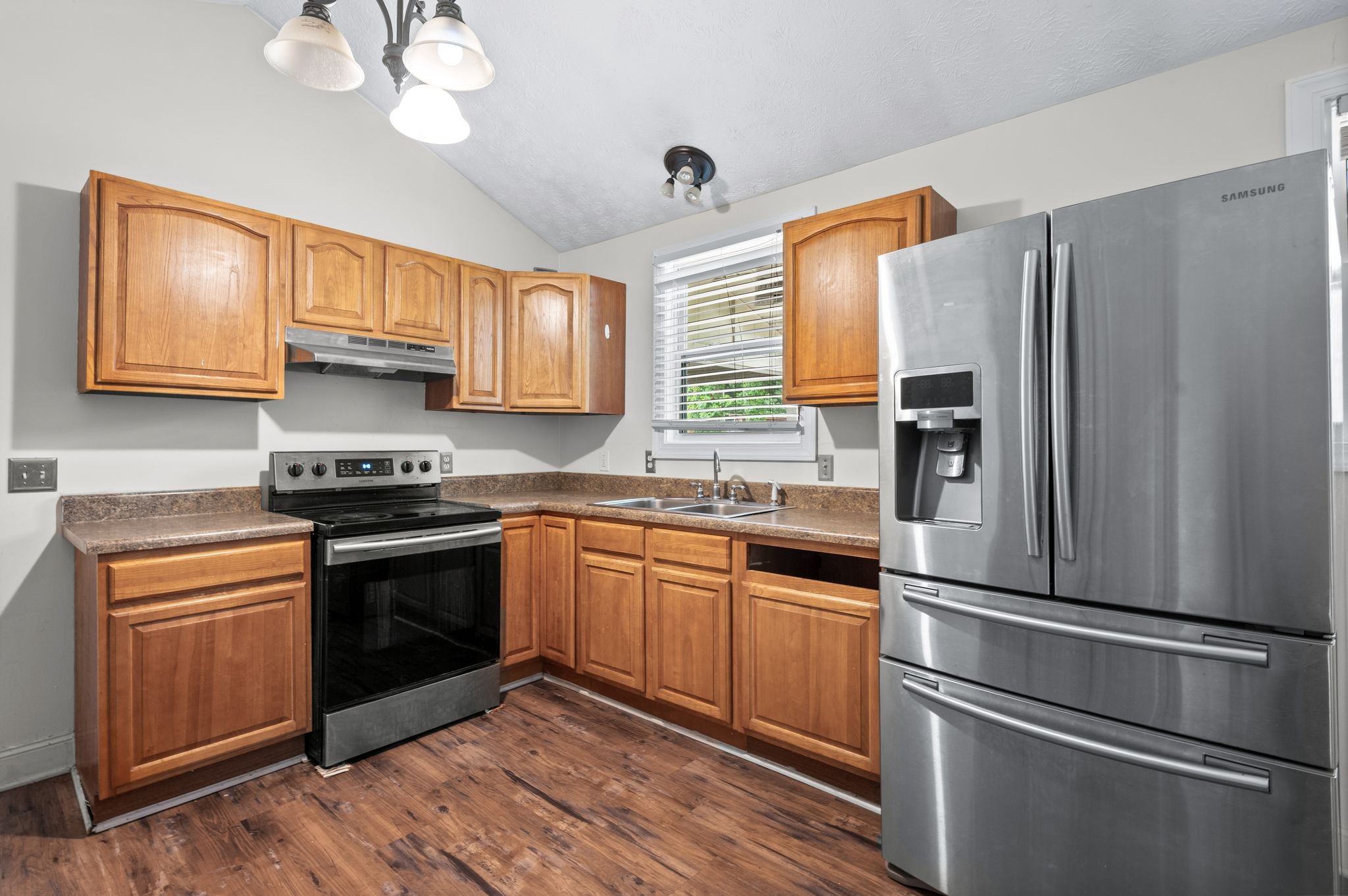 Nashville, Tennessee 37211, United States, 3 Bedrooms Bedrooms, ,2 BathroomsBathrooms,Residential,Active,190446