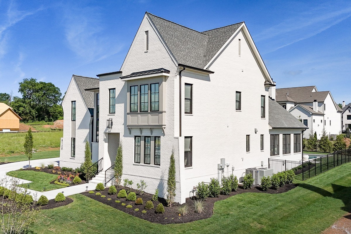 8126 Boiling Springs Place