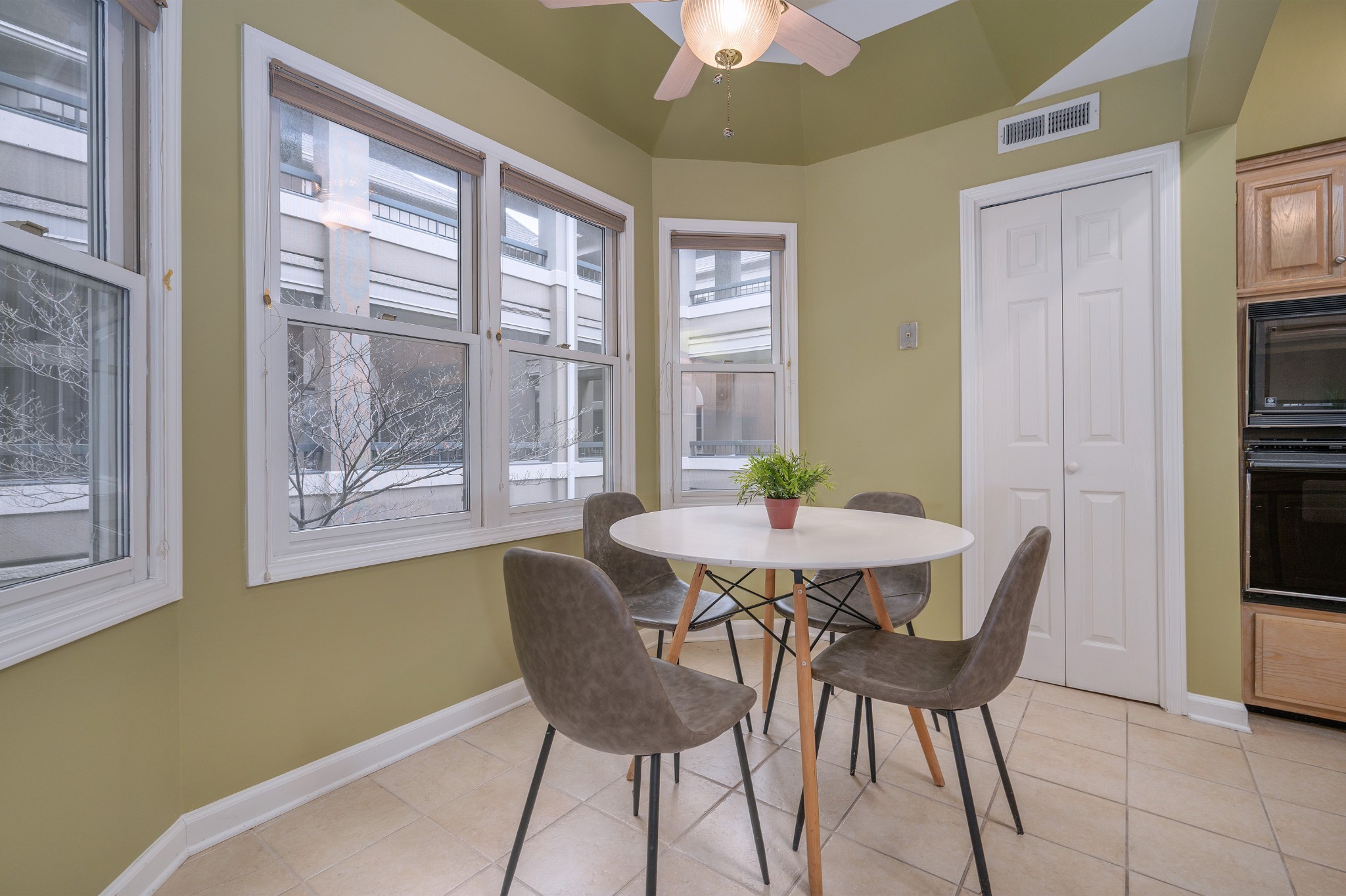 3818 West End Ave 204