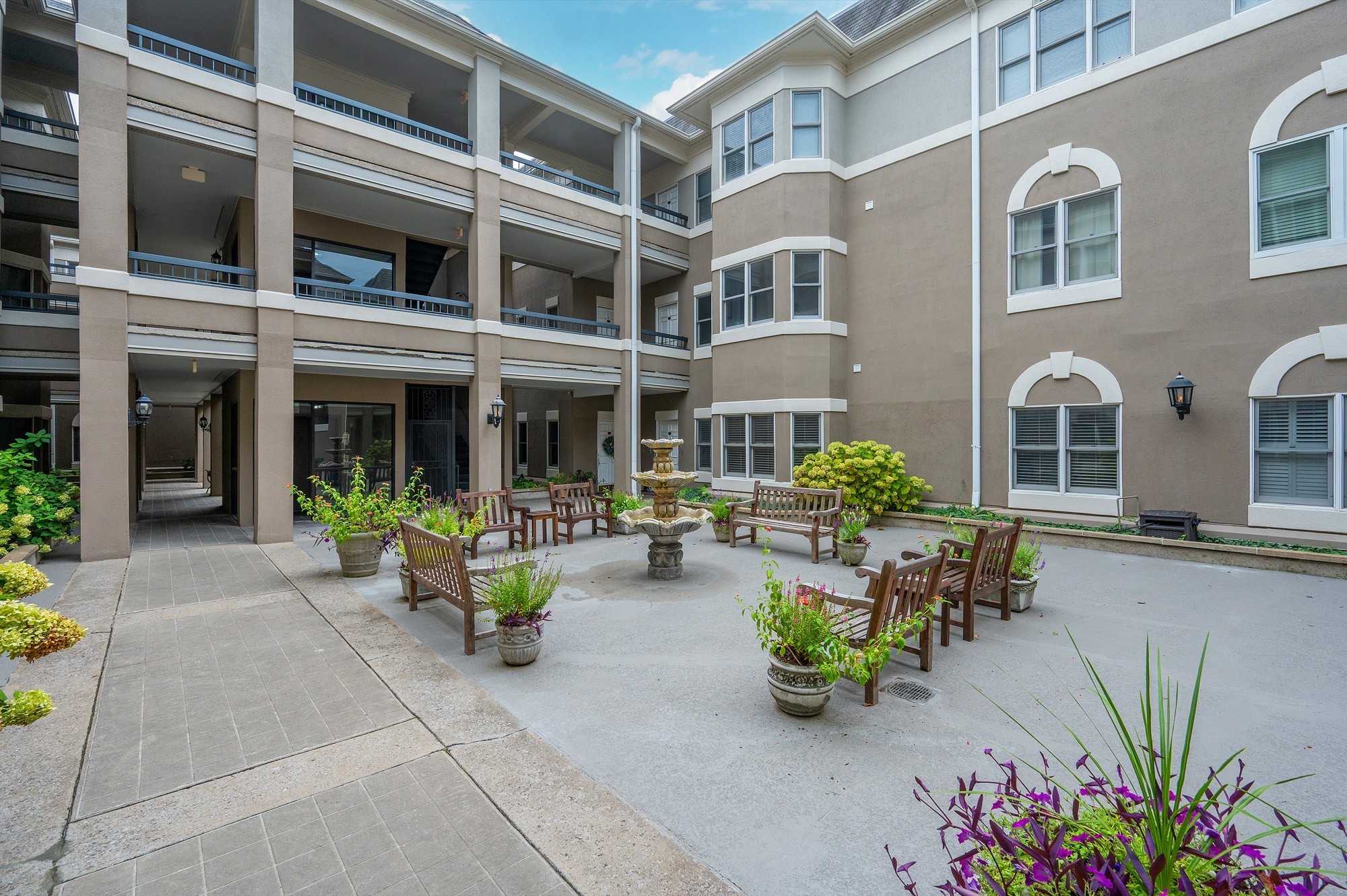 3818 West End Ave 204