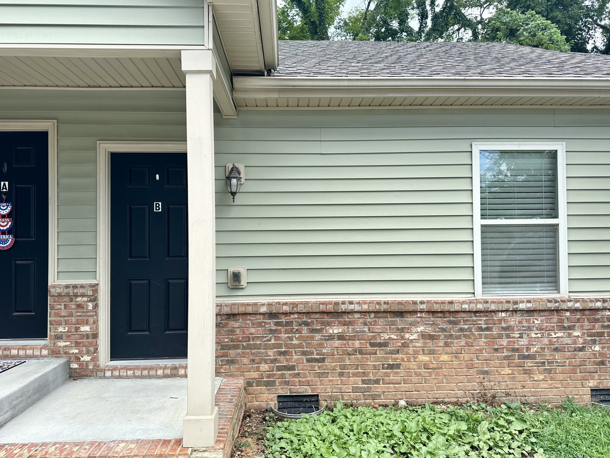 800 Martin St B