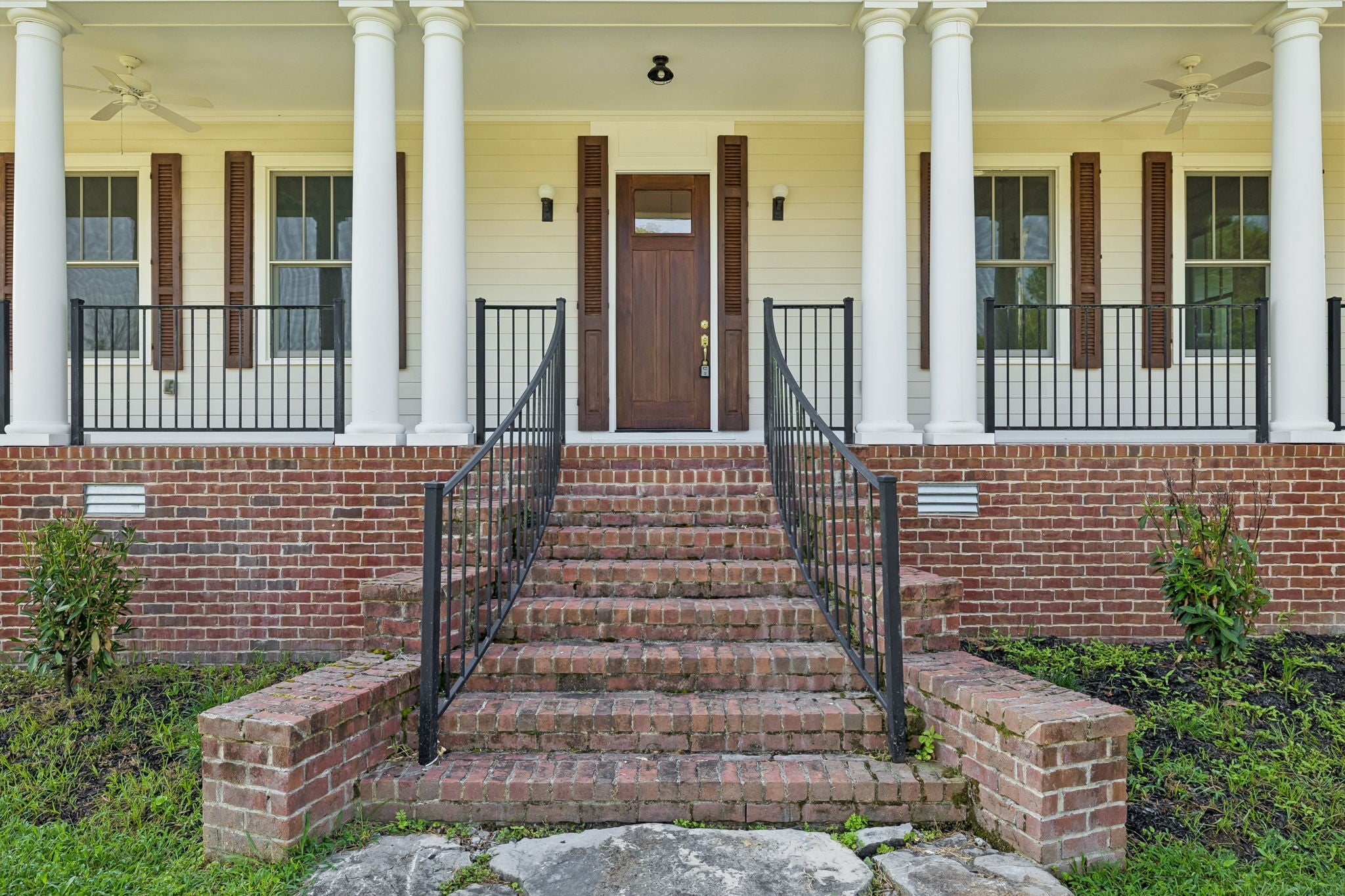 1143 Hilton Ln