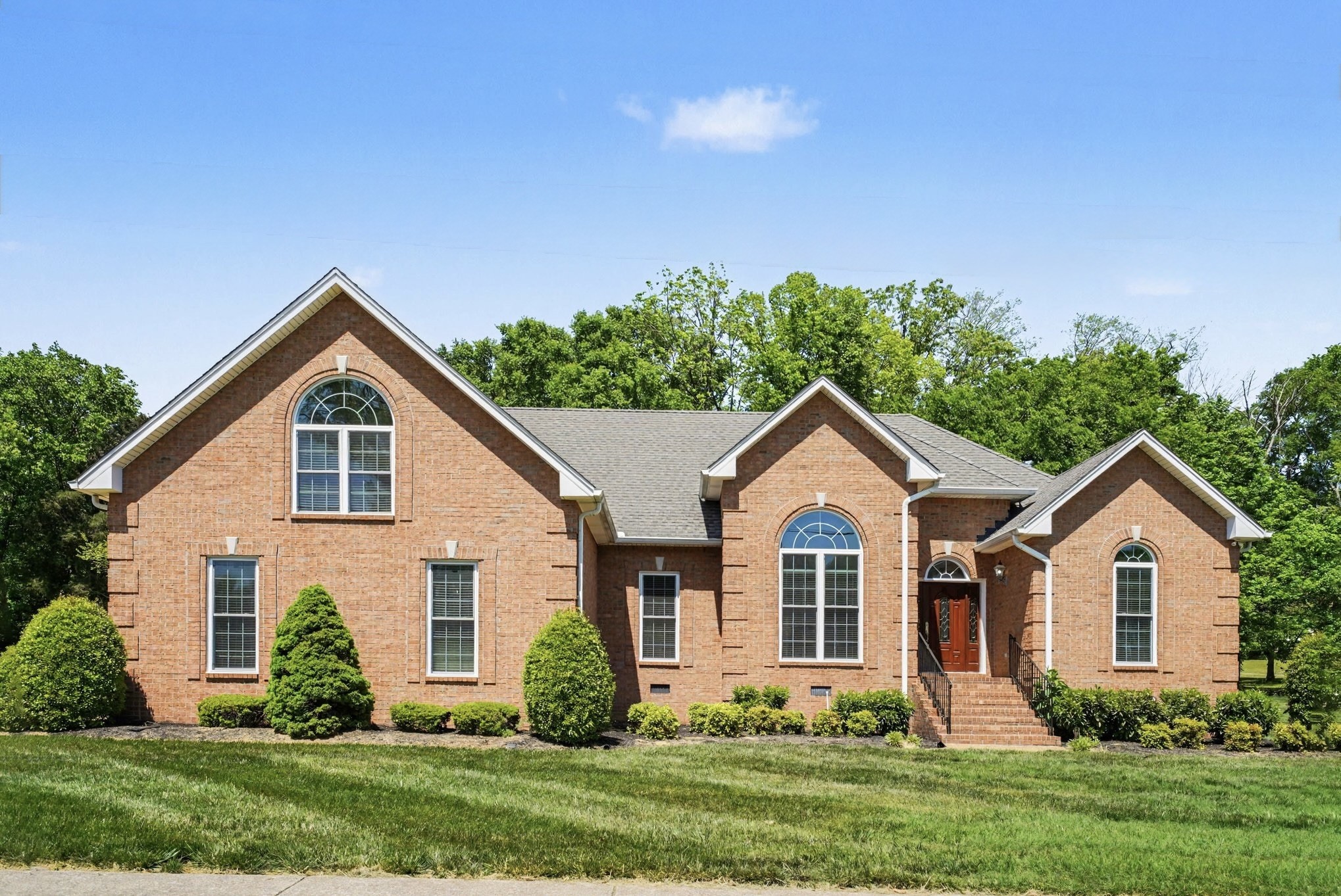 1046 Willow Park Cir