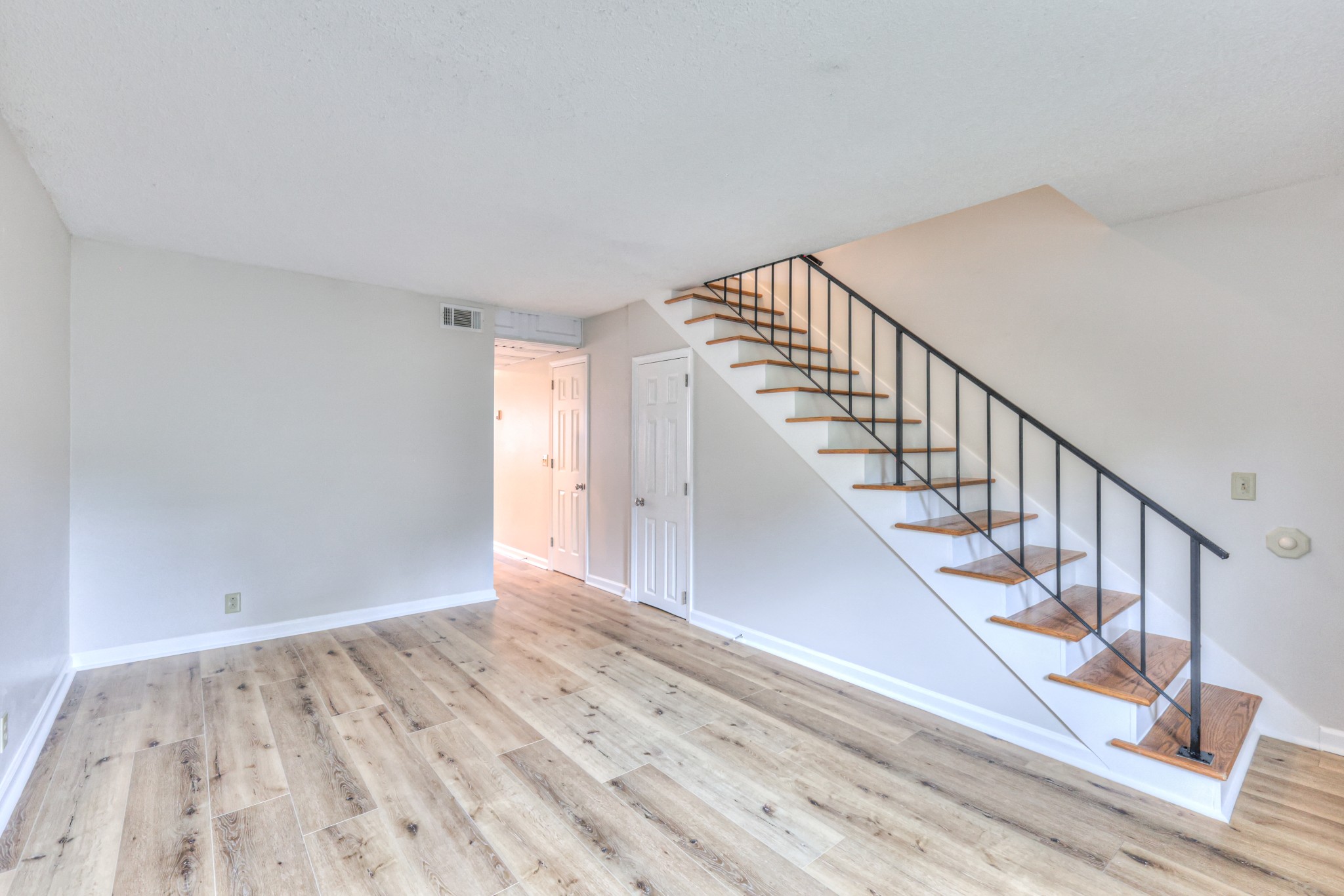 3927 Westlawn Pl