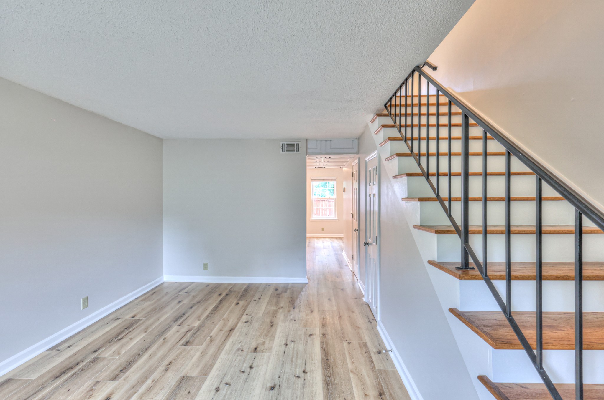 3927 Westlawn Pl