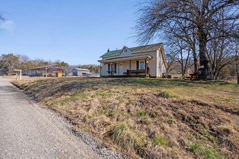 448 Holder Branch Ln Hartsville TN 37074