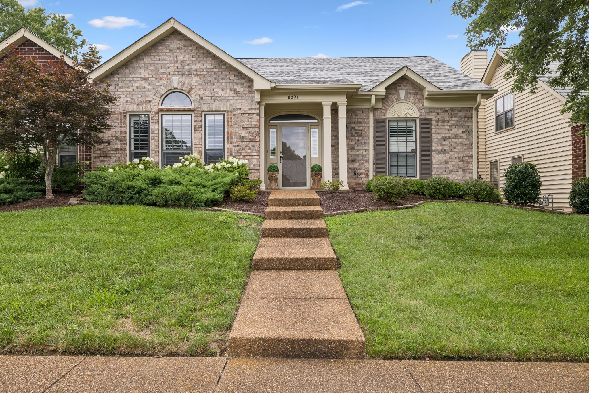 3-bed home for sale in Franklin, TN 37067, 8091 Sunrise Cir 8091 Sunrise Cir, Franklin TN 37067 3-bed home, photo 2 of 47
