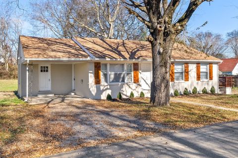 950 Greenwood Ct Clarksville TN 37040