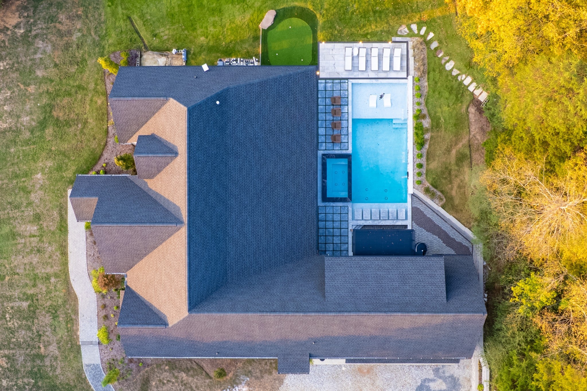 3498 Hwy 47 E