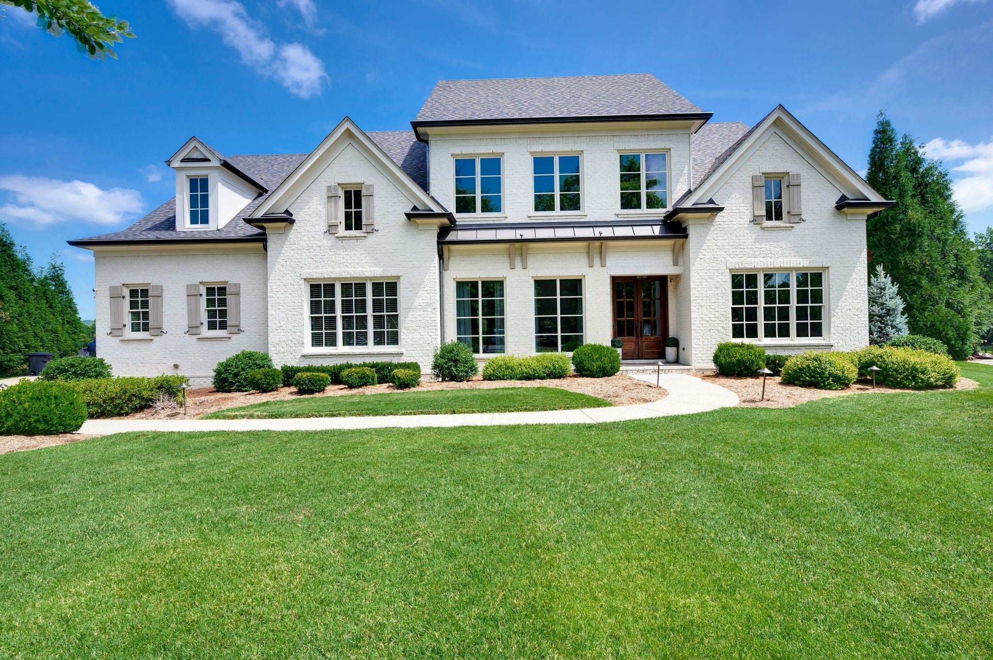 5-bed listing at 401 Belle Glen Ln, Brentwood
