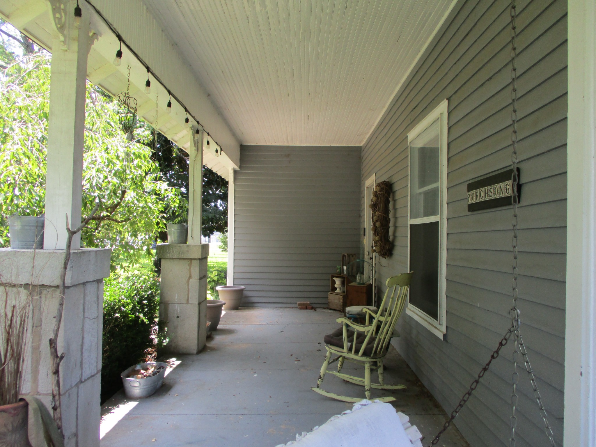 526 W Main St
