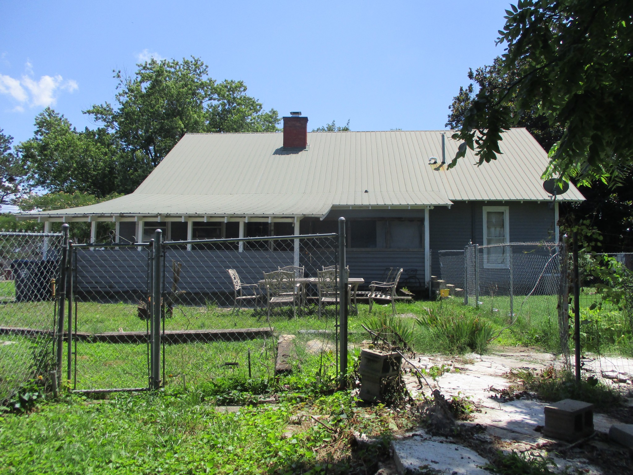 526 W Main St