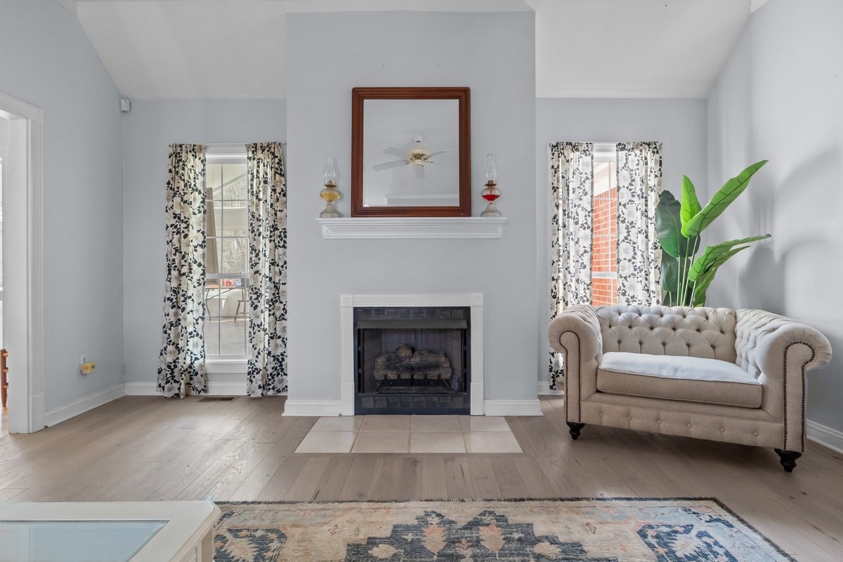 1250 Old East Side Rd